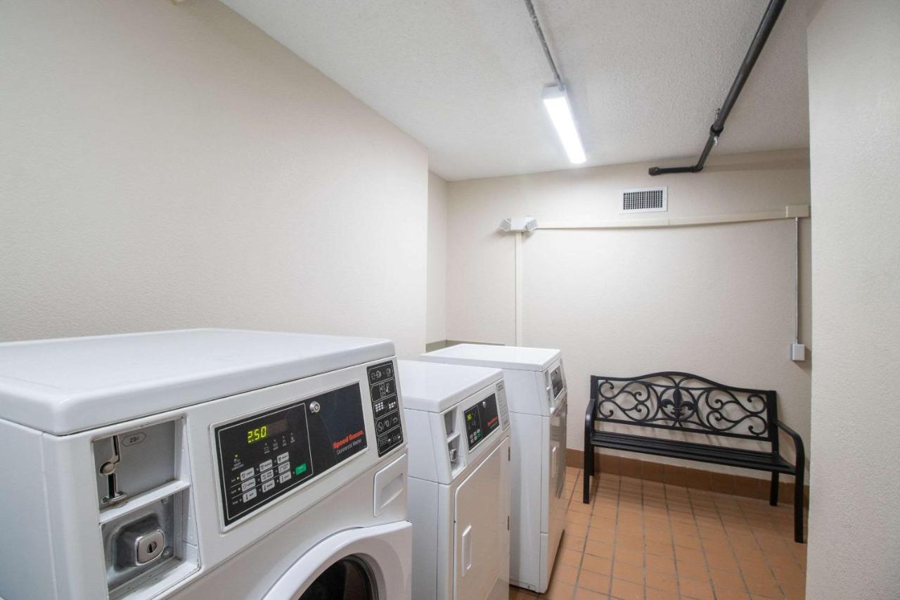 Econo Lodge Inn & Suites Foley-North Gulf Shores Bagian luar foto