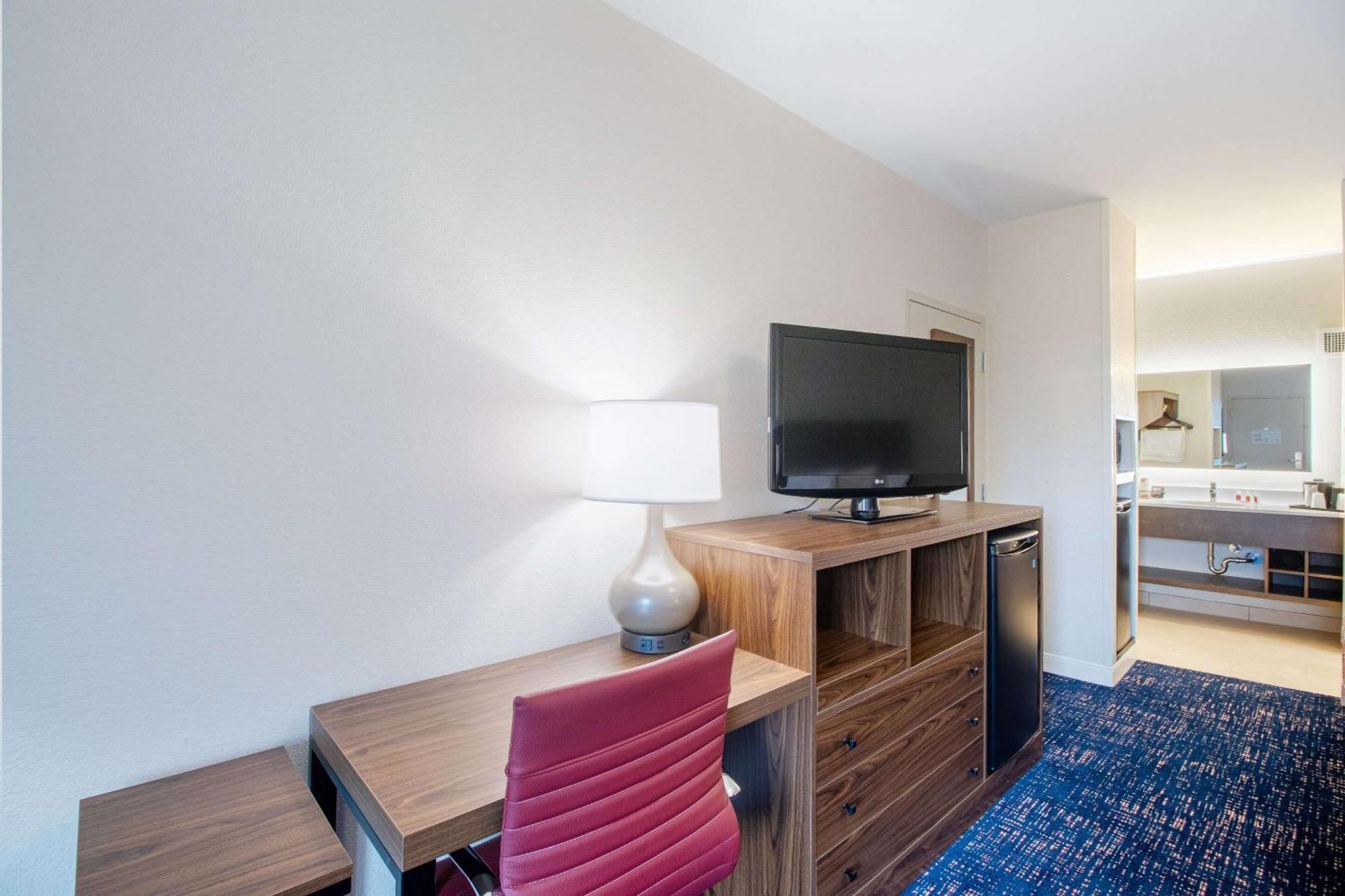 Econo Lodge Inn & Suites Foley-North Gulf Shores Bagian luar foto